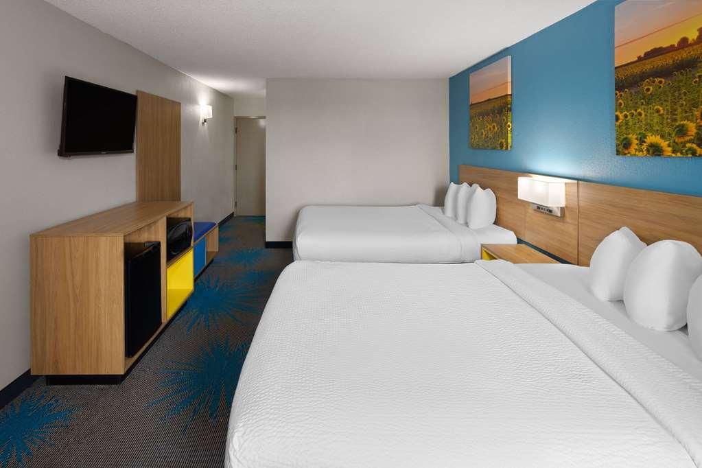 Days Inn & Suites By Wyndham Northwest Indianapolis Zimmer foto