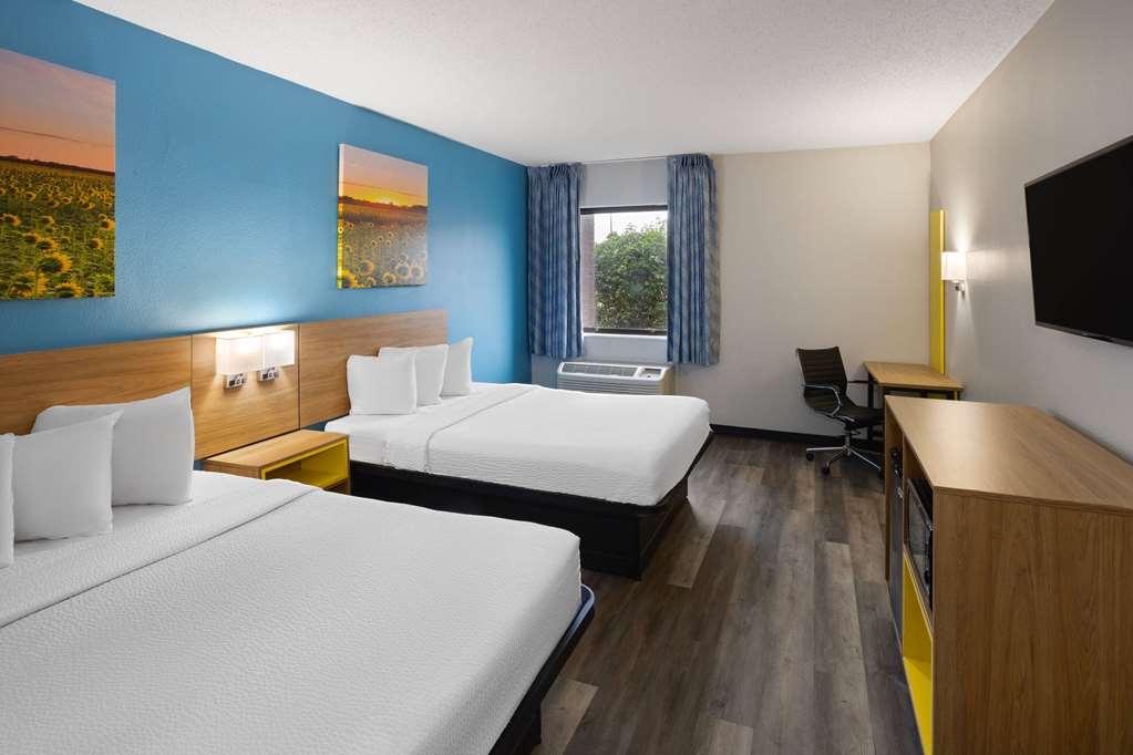 Days Inn & Suites By Wyndham Northwest Indianapolis Zimmer foto