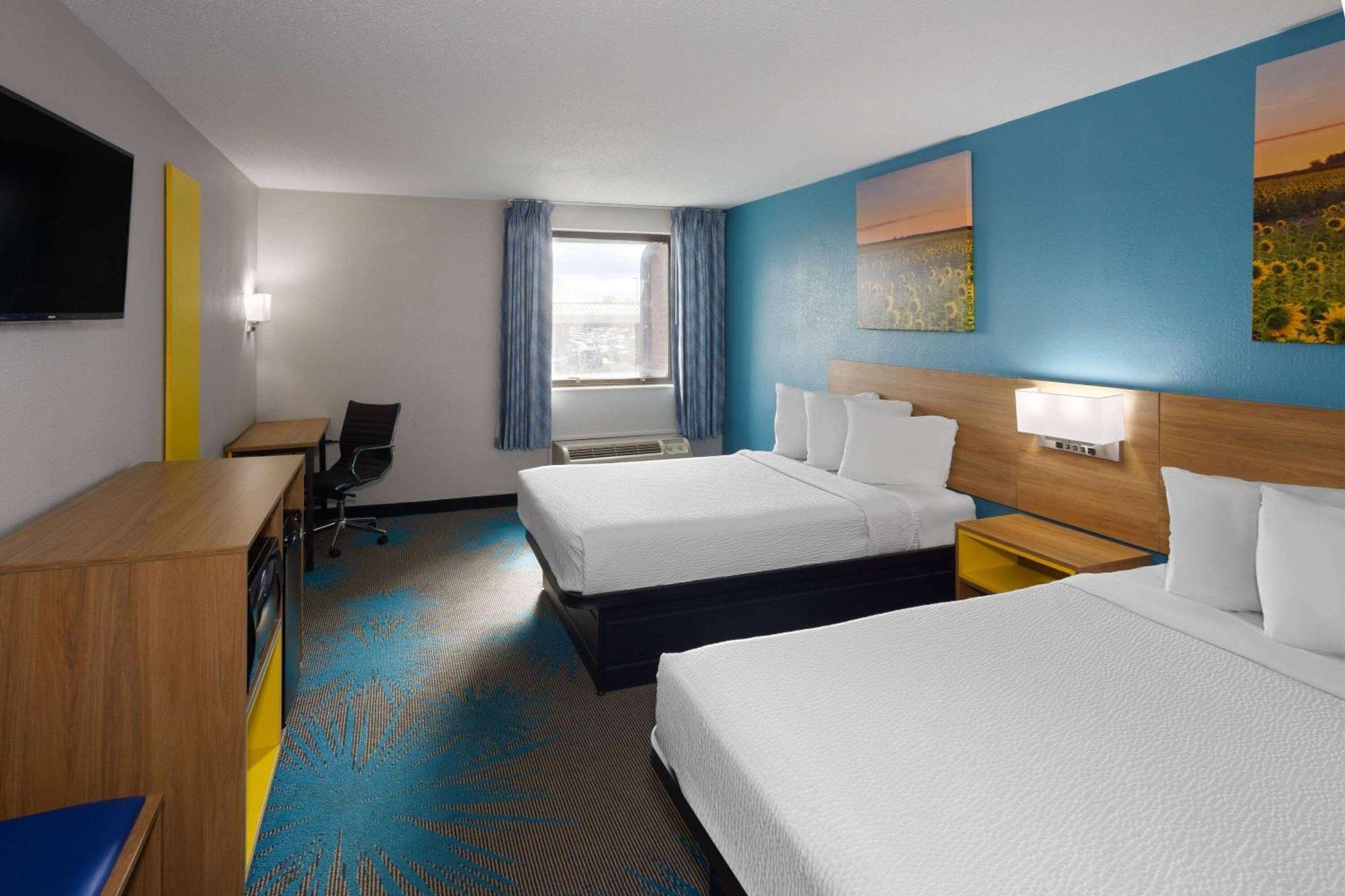 Days Inn & Suites By Wyndham Northwest Indianapolis Exterior foto
